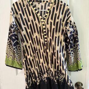 Elegant Black and Green Women's Top